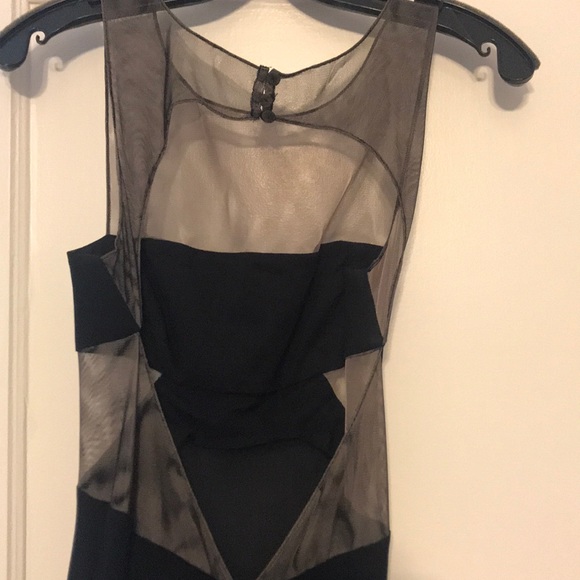 Open back black gown BCBG Maxazria - Picture 3 of 4